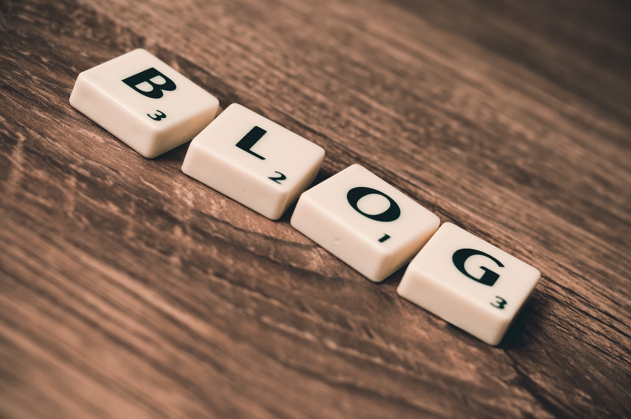 Read more about the article 8 blog, amit minden webshop tulajdonosnak követnie kellene (2 magyar+6 angol)